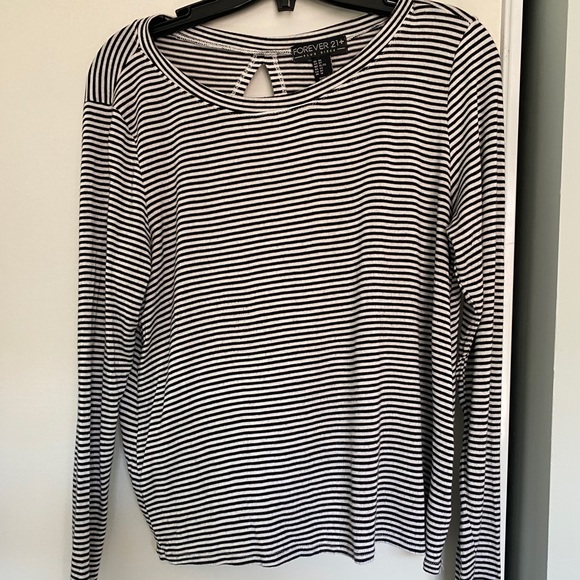Forever 21 long sleeved top - Picture 1 of 2